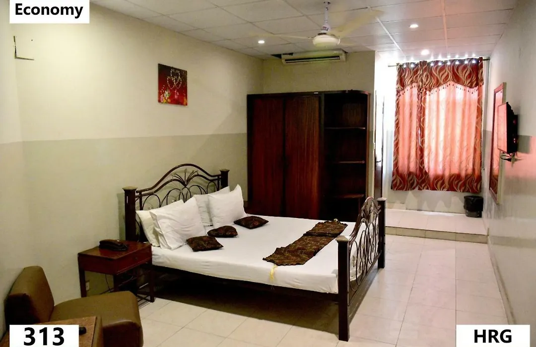 Hotel Royal Gardens Lahore-1