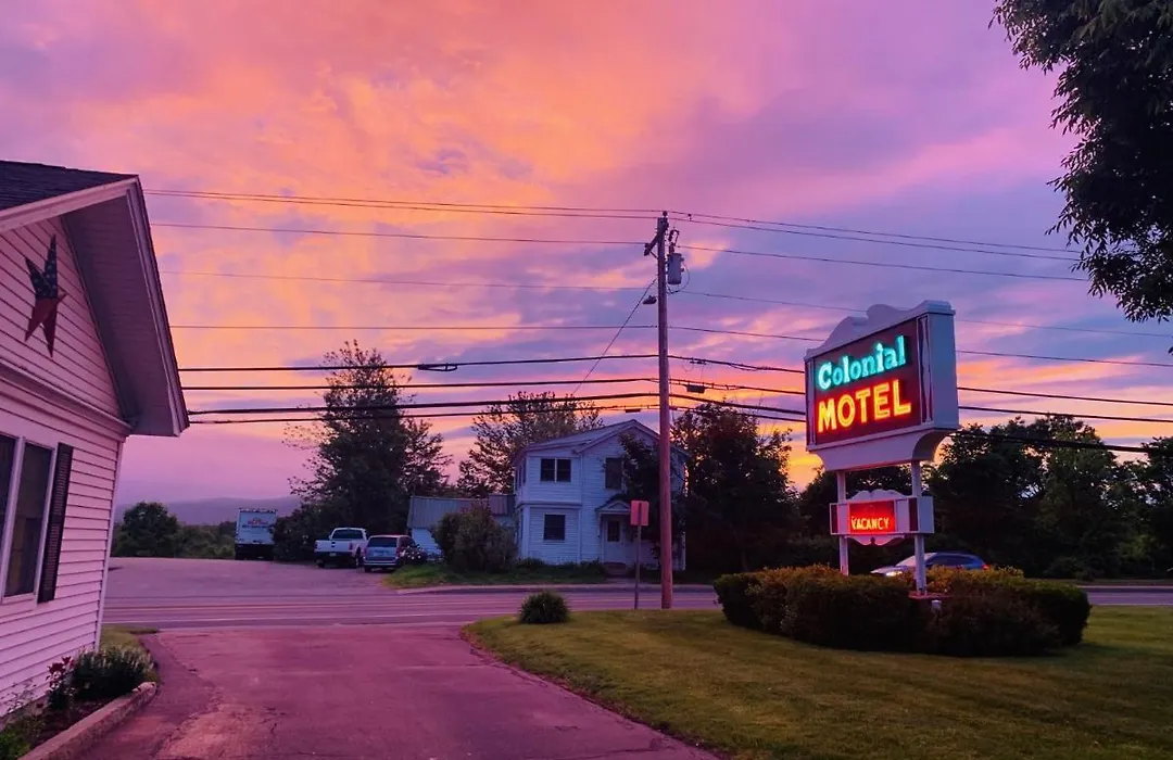 Colonial Motel-1