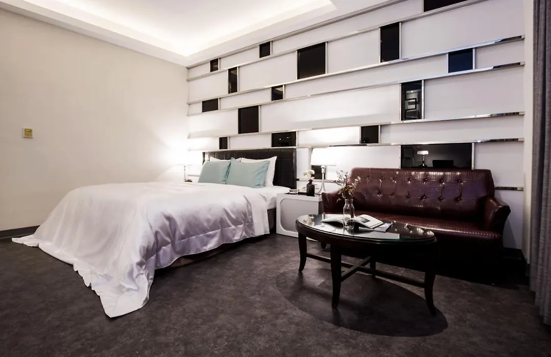 Duo Romance Hotel-1