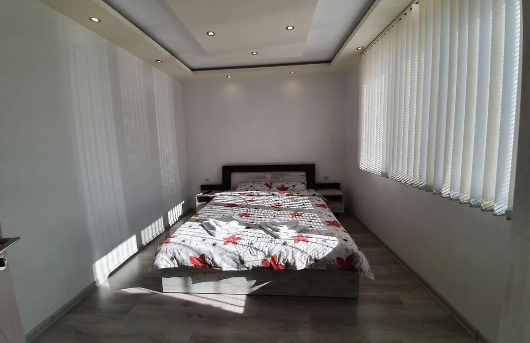 Д И В 2 - D & V 2 Apartment-1