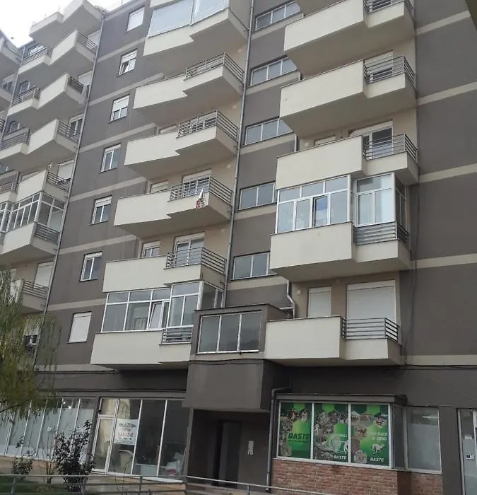 Apartmen Roza Korce-1