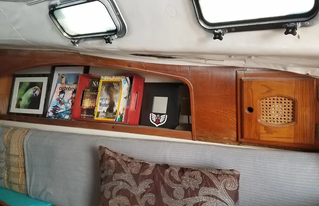 Classic Sailboat 30'-1