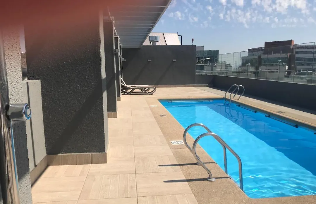 8,Clinica Las Condes, 3 Personas-1