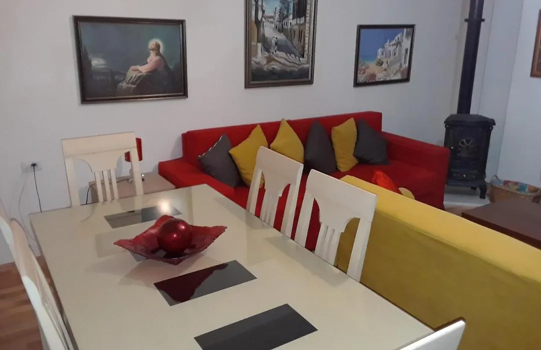 Jon Apartment Korce-1