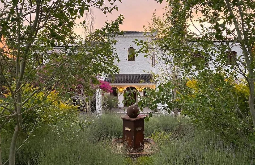 Montrose Guesthouse-1