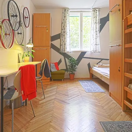 Tchaikovsky Hostel Split-2