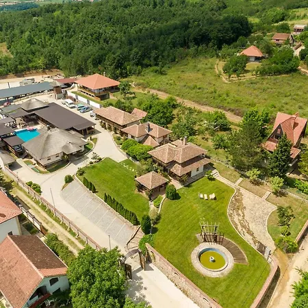 Woodland Resort-2