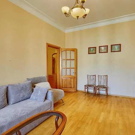 Apartment Velyka Vasylkivska 29-2