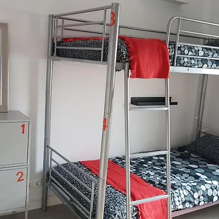Lisbon Hostel Terminal 3-3