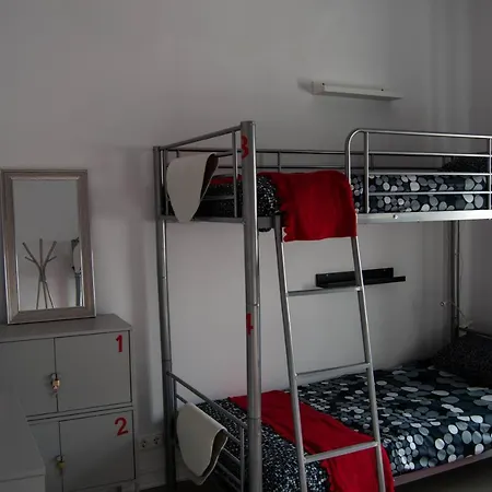 Lisbon Hostel Terminal 3-2