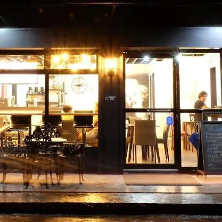 Island Brasserie Hostel-2