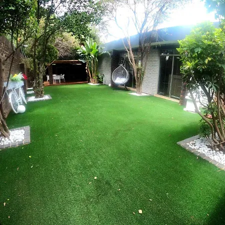 Fm Guest Lodge Comfort, Tranquility & Peace Of Mind-3