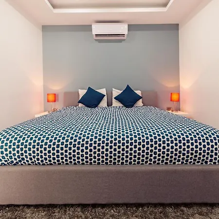 Mararena Family Apartments & Long Stay Living - Steps From 5Th Avenue-3