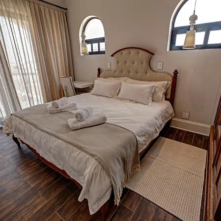 Lagoon Suites Guesthouse Cc-3