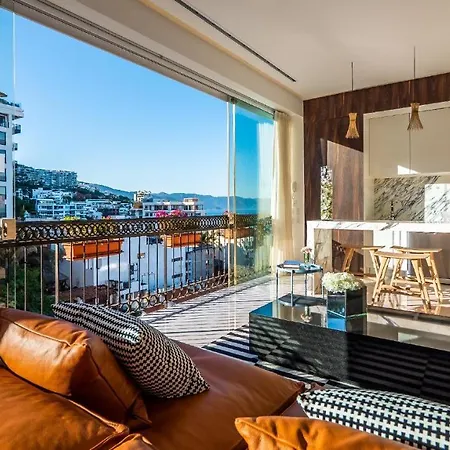 Pier 57 - 608 New & Luxurious 2 Bedroom Romantic Zone-2