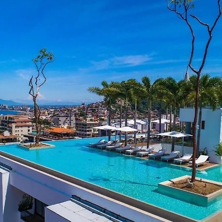 Pier 57 - 510 Luxury Rooftop 2 Bedroom Condo In Romantic Zone-2