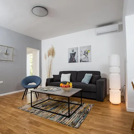 Big Tree Apartment & The Nest Apartment - Free Parking-3