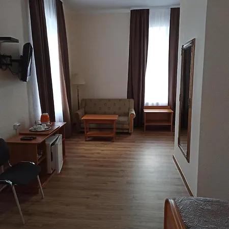 Central Hotel-2
