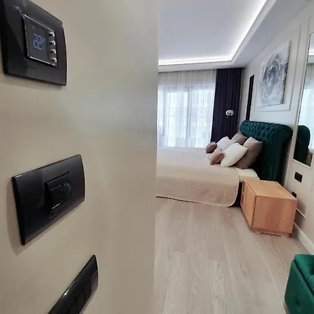 Residence 81-2