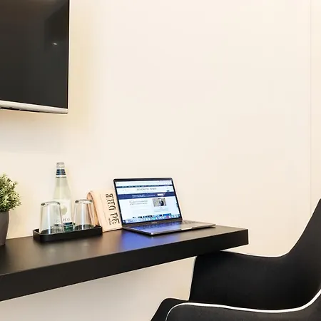Foresteria Di Piazza Cavour - Luxury Suites & Guest House-3