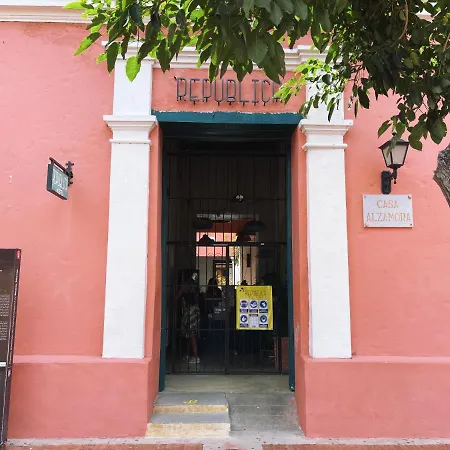 Republica Hostel Santa Marta-3