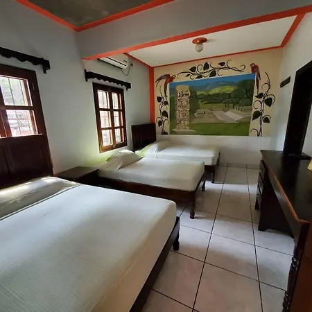 Hotel & Hostal Yaxkin Copan-3