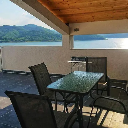 Lakeview-Estate Aparthotel-2