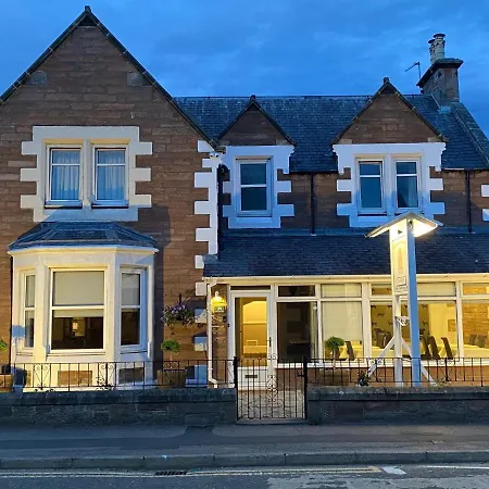 Adrian'S Guest House-2