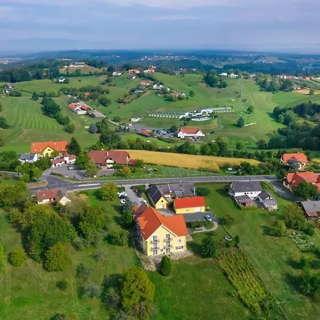 Golf & Thermenland Sonnenpension Fruehstueckshotel Burgauberg Stegersbach-3