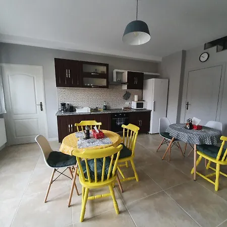 Edith'S House-3