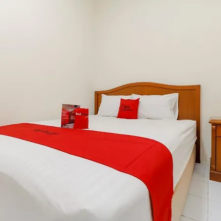Reddoorz Plus Near Ciputra World Kuningan 2-2