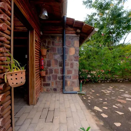 Vintage Cottage-3