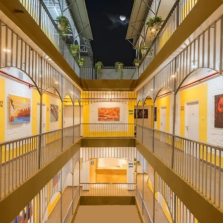 Bedzzz Varanasi By Leisure Hotels, 1 Km From Dashwasamedh Ghat-3