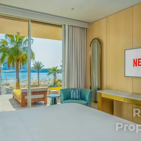 Five Palm Beach Villa -Private Pool & Roopftop Jacuzzi, 3-Level, By Exclusive Holiday Homes-3