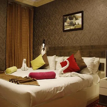 Balcony Hotel And Suites-3