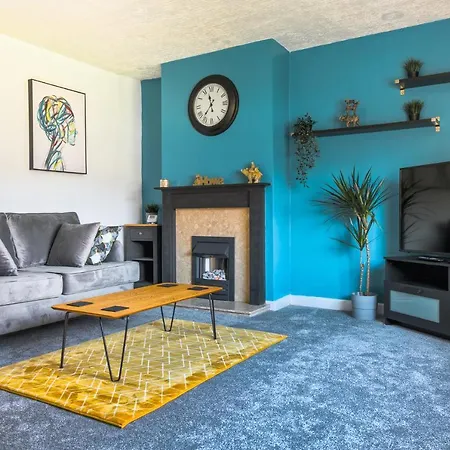Rookwood House - Spacious Home With Free Parking - Short Stay Leeds-2