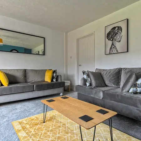 Rookwood House - Spacious Home With Free Parking - Short Stay Leeds-3