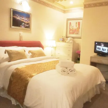Oyo Lily Hotel Blackpool-3