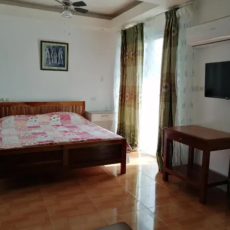 Marlene'S Hilltop Villa-2