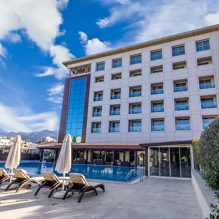 Grand Pasha Hotel & Spa Kyrenia-3