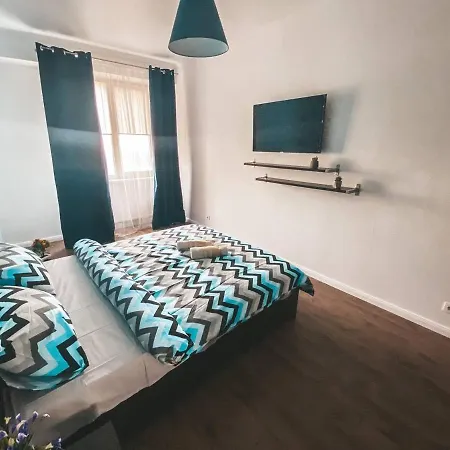 Holly Apartment-3