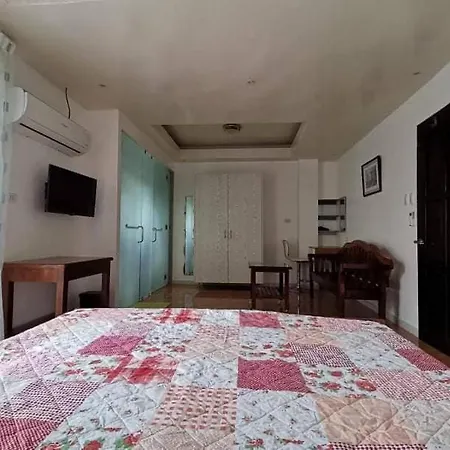 Marlene'S Hilltop Villa-3