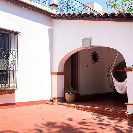 Agrado Guest House-3