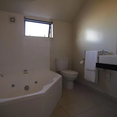 Metropolitan Motel On Riccarton - 2 Mins Walk To Westfield-3