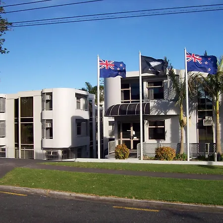 Carnmore Hotel Takapuna-2