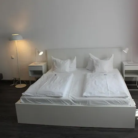 Hotel Am Roemerwall-2
