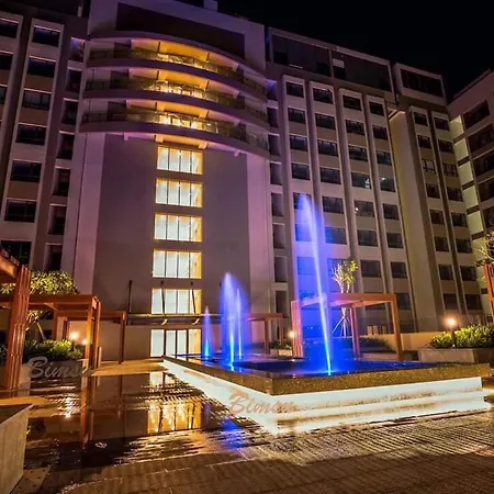 Luxury Gold Apartment 86 -Rooftop Pool Central City-3