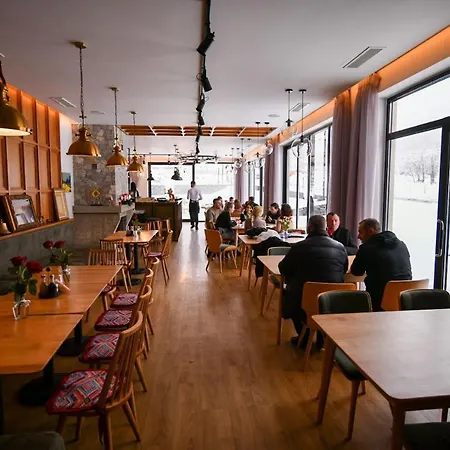 Hotel Kulla E Bajraktarit-2