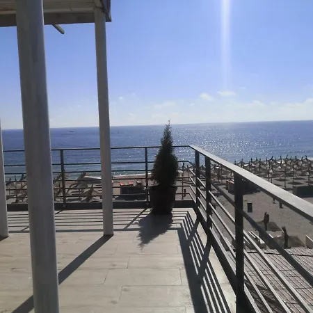 Hotel La John-2