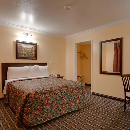 Vagabond Inn San Pedro-3